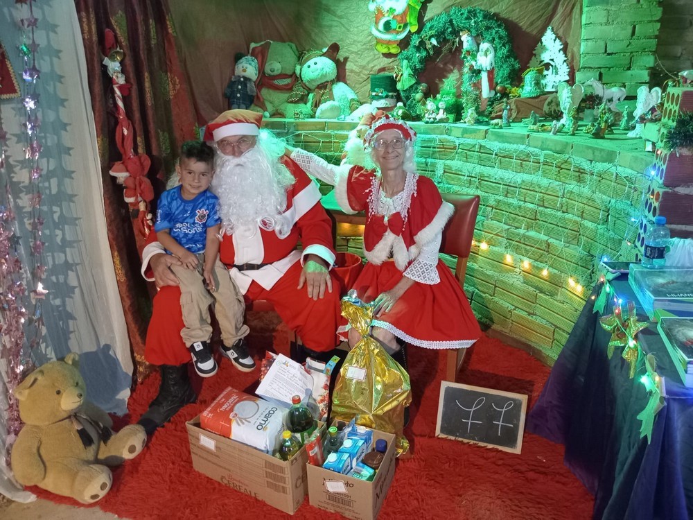 entregas-dos-presentes-das-cartinhas-do-natal-do-circo-social-2025-200