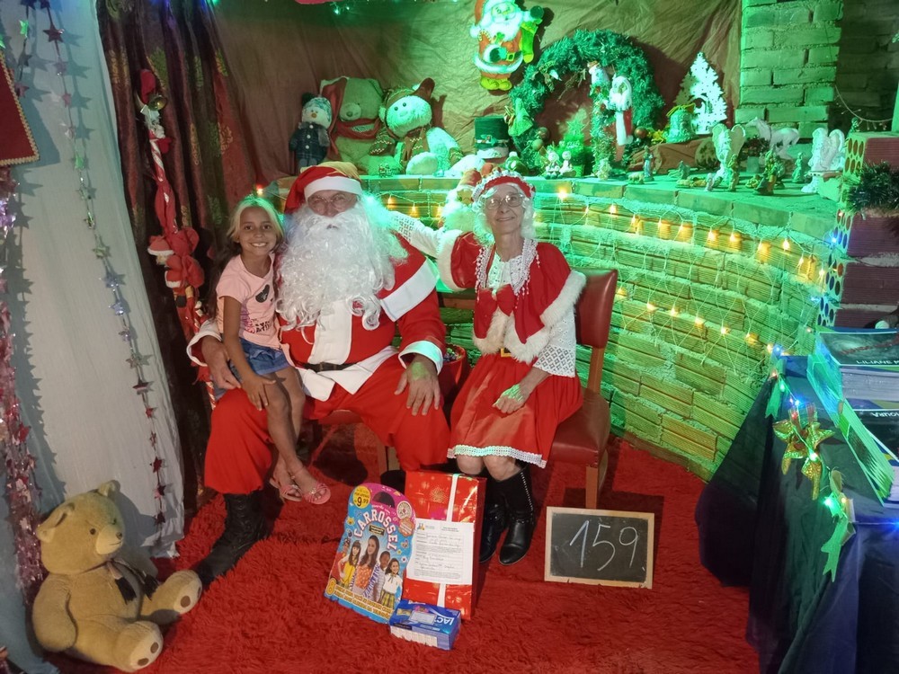 entregas-dos-presentes-das-cartinhas-do-natal-do-circo-social-2025-26