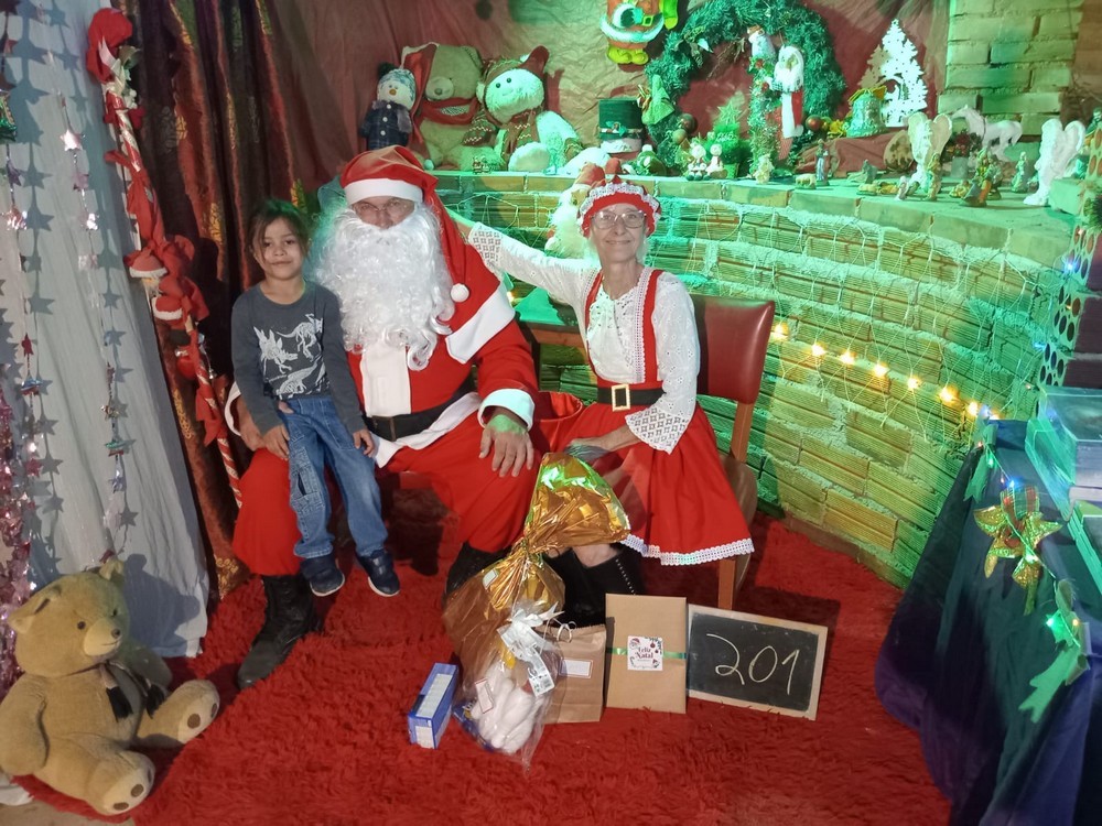 entregas-dos-presentes-das-cartinhas-do-natal-do-circo-social-2025-39