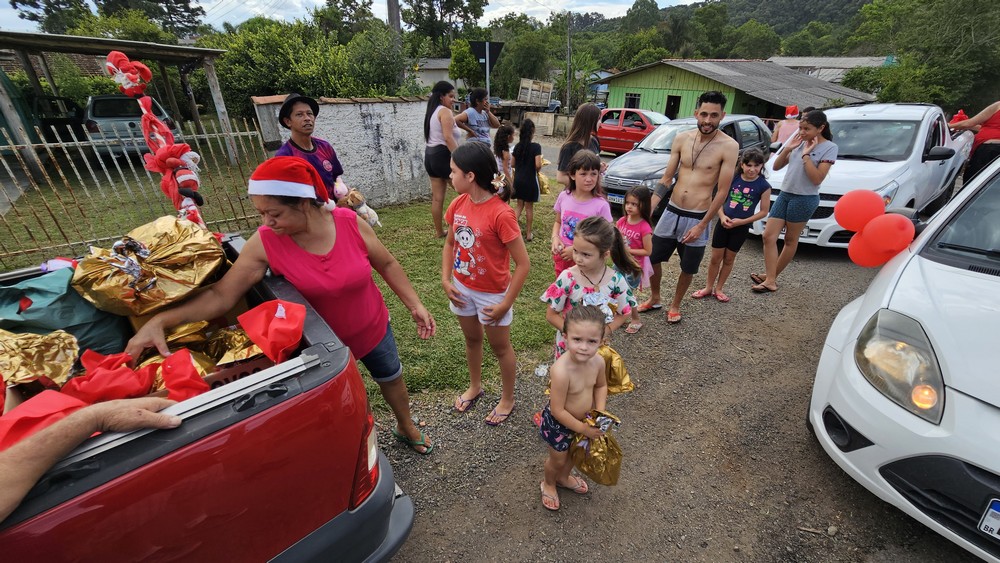 natal-do-circo-social-2025-entrega-de-presentes-para-as-criancas-14
