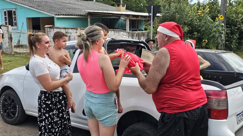 natal-do-circo-social-2025-entrega-de-presentes-para-as-criancas-16