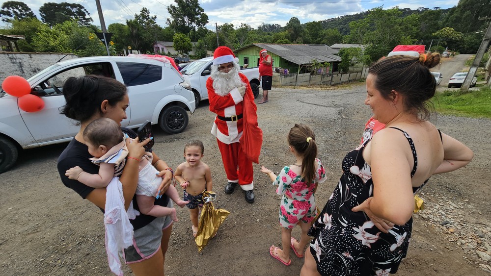 natal-do-circo-social-2025-entrega-de-presentes-para-as-criancas-19