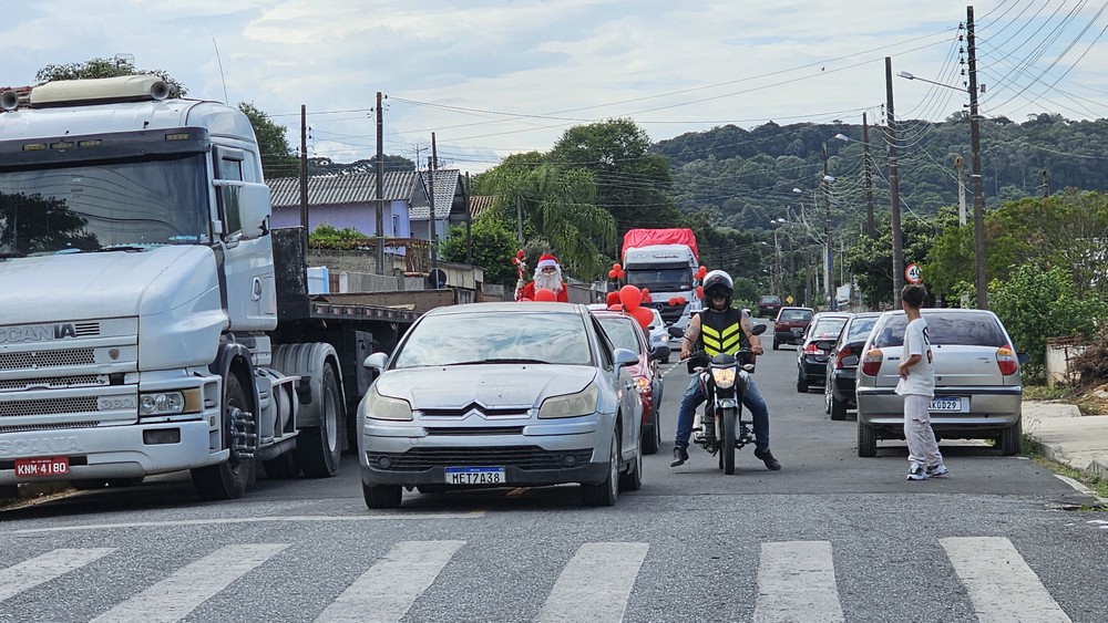 natal-do-circo-social-2025-entrega-de-presentes-para-as-criancas-24