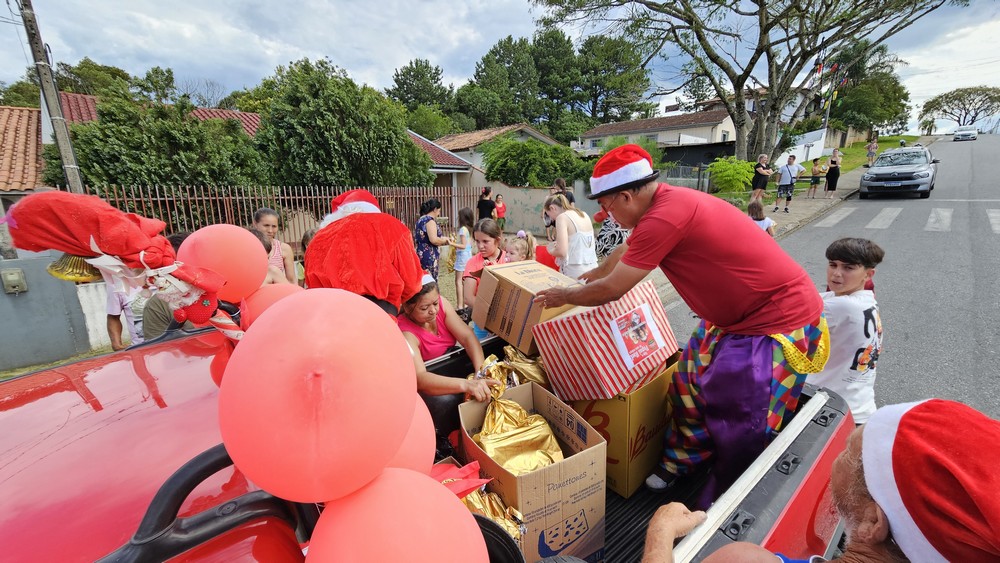 natal-do-circo-social-2025-entrega-de-presentes-para-as-criancas-32