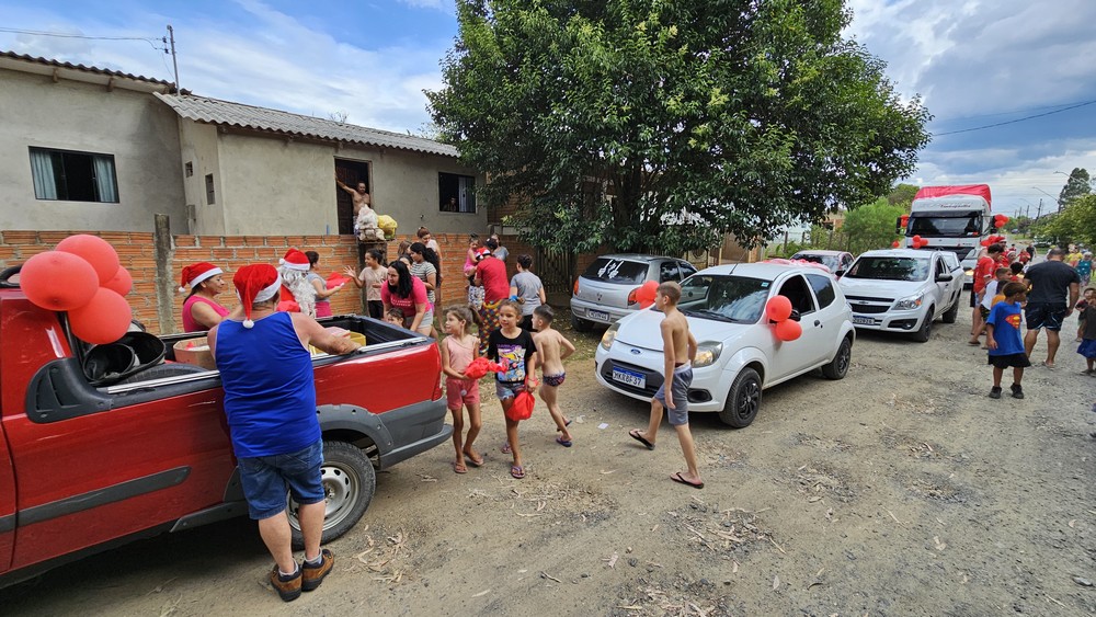 natal-do-circo-social-2025-entrega-de-presentes-para-as-criancas-42