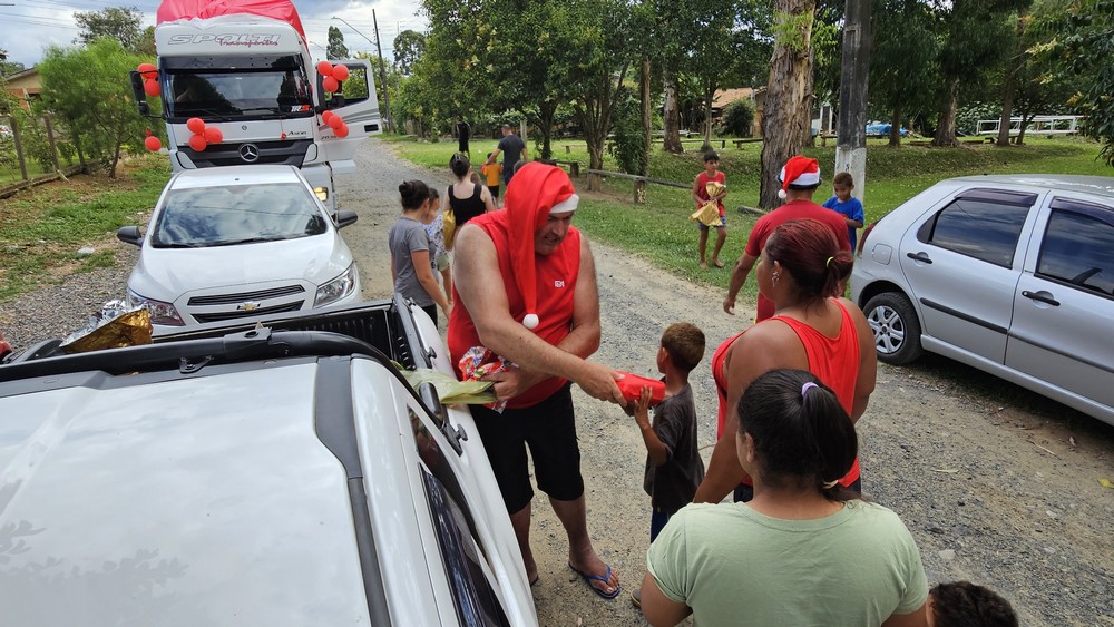 natal-do-circo-social-2025-entrega-de-presentes-para-as-criancas-48