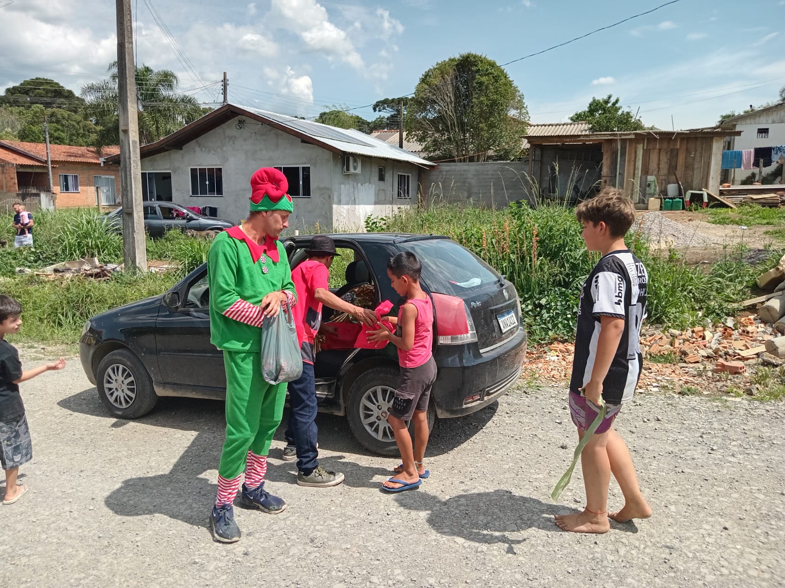 natal-do-circo-social-2025-entrega-de-presentes-para-as-criancas-5