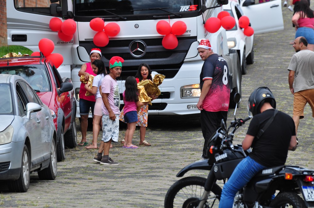 natal-do-circo-social-2025-entrega-de-presentes-para-as-criancas-56