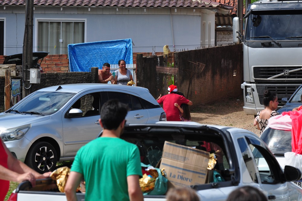 natal-do-circo-social-2025-entrega-de-presentes-para-as-criancas-89