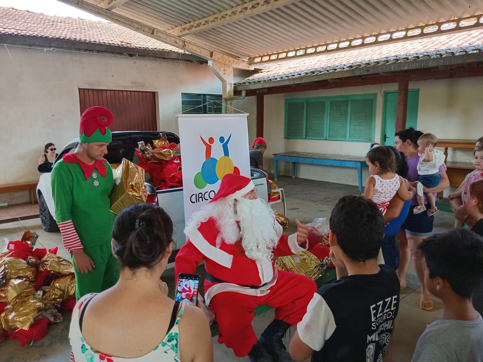 natal-do-circo-social-2025-entrega-de-presentes-para-as-criancas-9