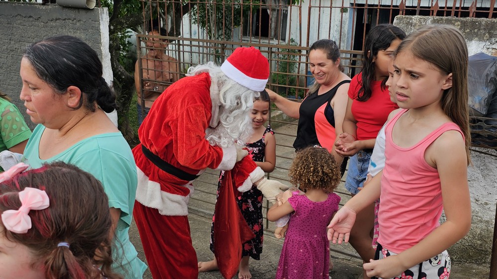 natal-do-circo-social-2025-entrega-de-presentes-para-as-criancas-9