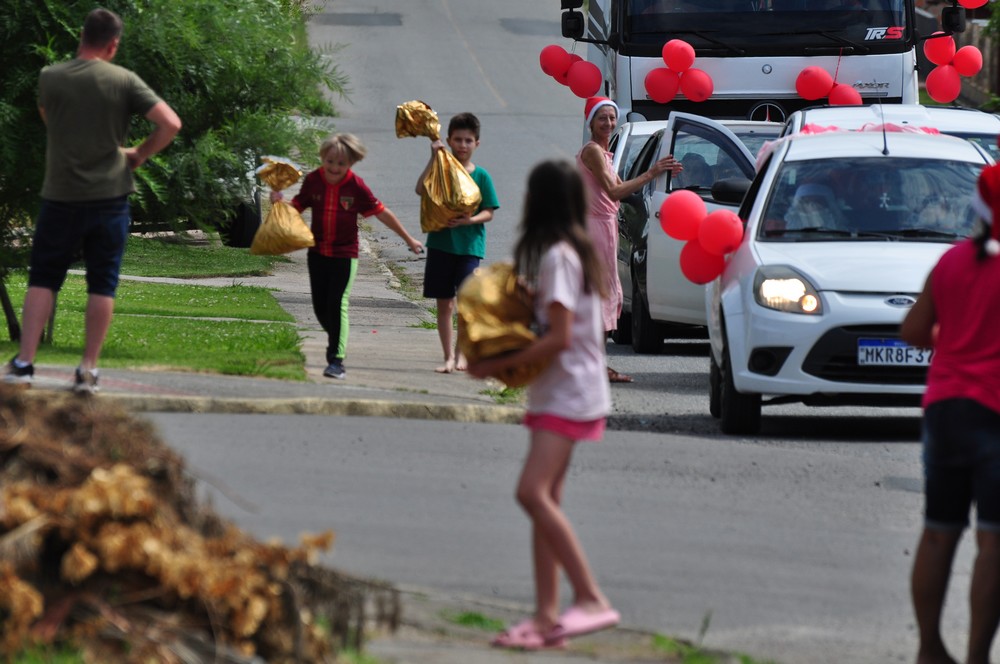 natal-do-circo-social-2025-entrega-de-presentes-para-as-criancas-99