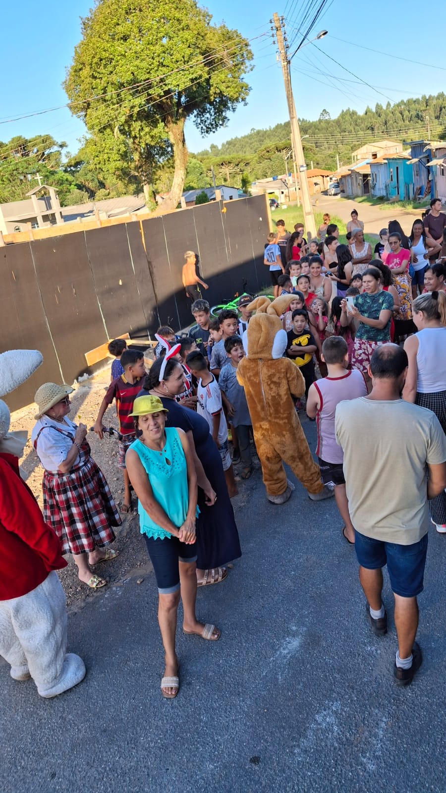 pascoa-solidaria-2026-do-circo-social-atendeu-mais-de-2-000-criancas-10