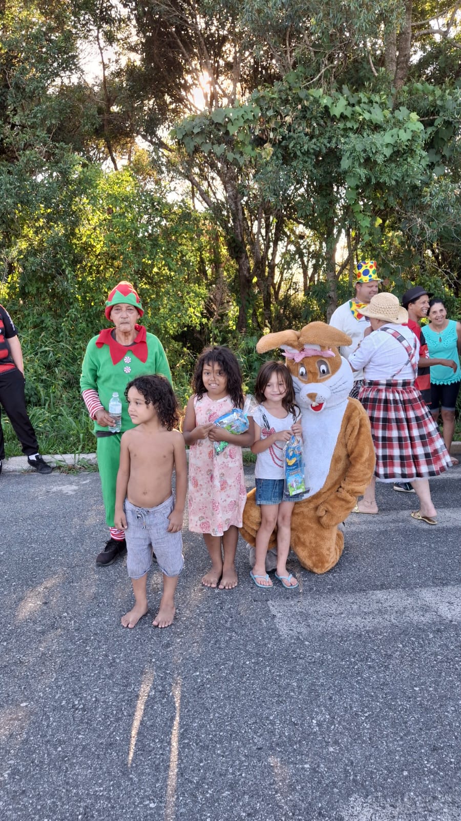 pascoa-solidaria-2026-do-circo-social-atendeu-mais-de-2-000-criancas-13