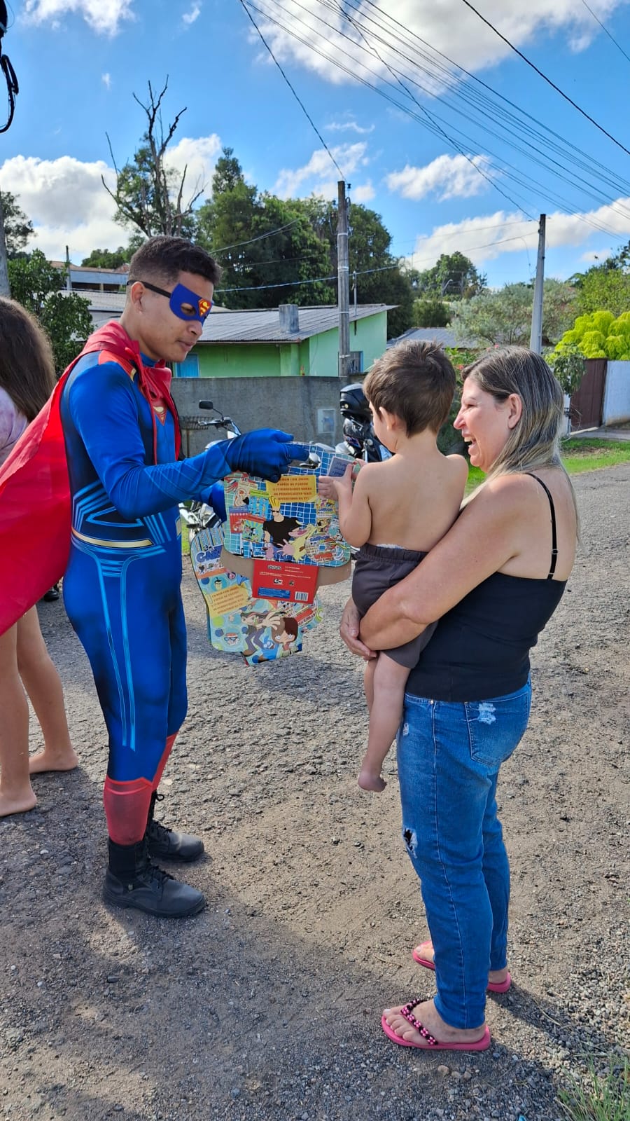 pascoa-solidaria-2026-do-circo-social-atendeu-mais-de-2-000-criancas-27