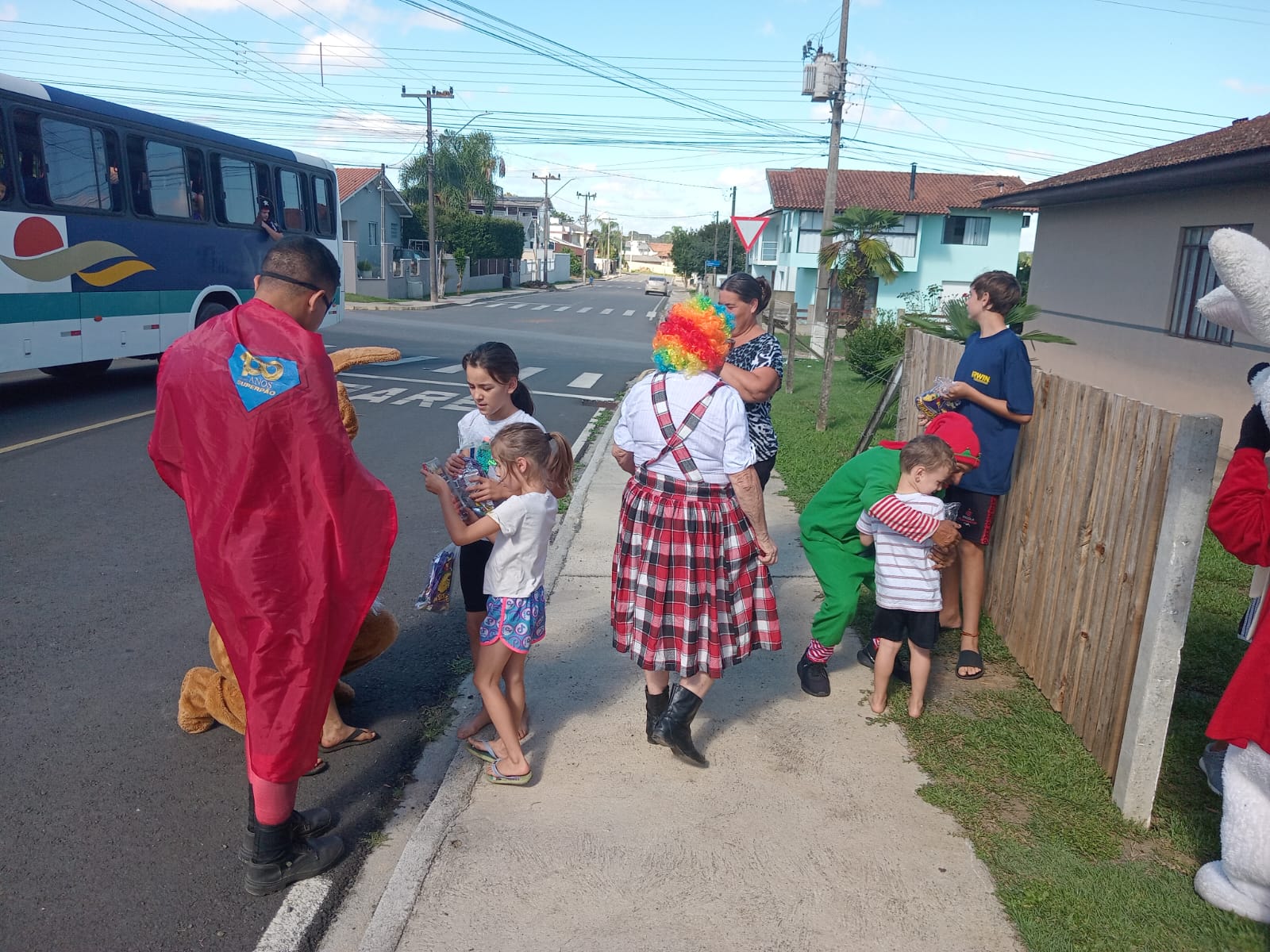 pascoa-solidaria-2026-do-circo-social-atendeu-mais-de-2-000-criancas-3