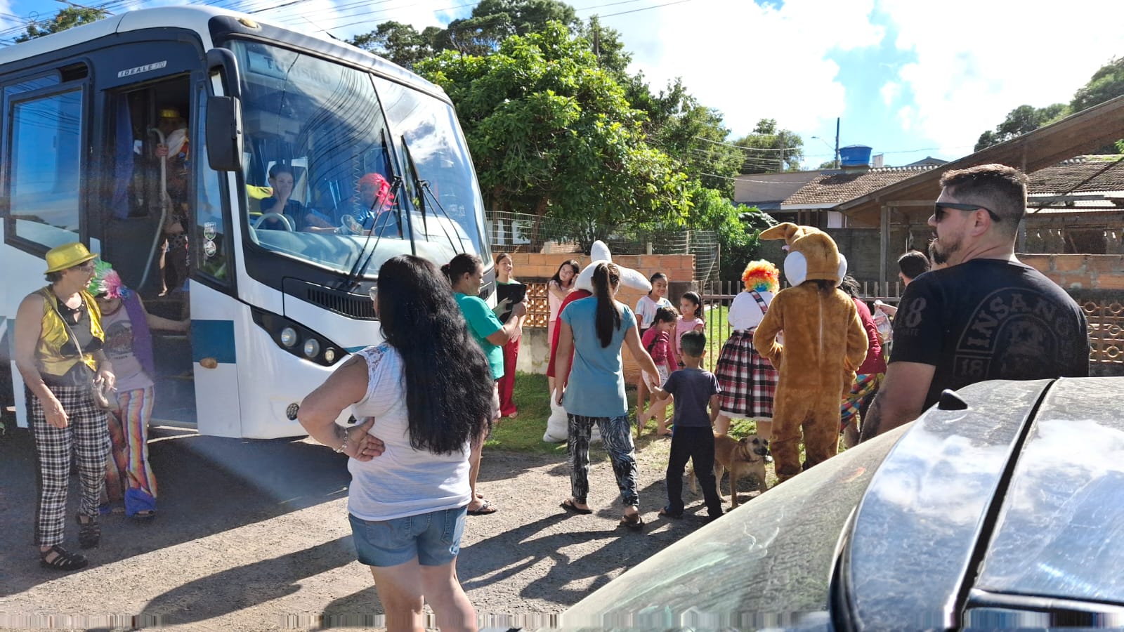 pascoa-solidaria-2026-do-circo-social-atendeu-mais-de-2-000-criancas-31