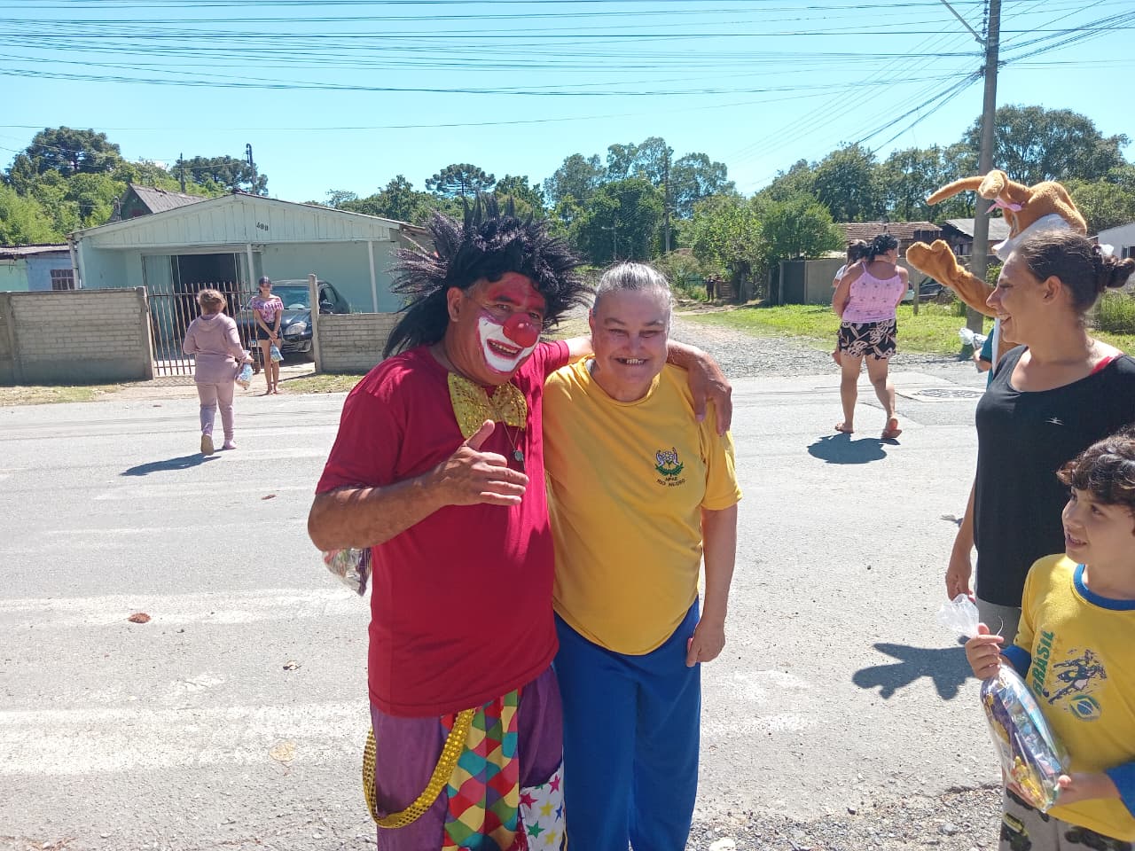 pascoa-solidaria-2026-do-circo-social-atendeu-mais-de-2-000-criancas-41