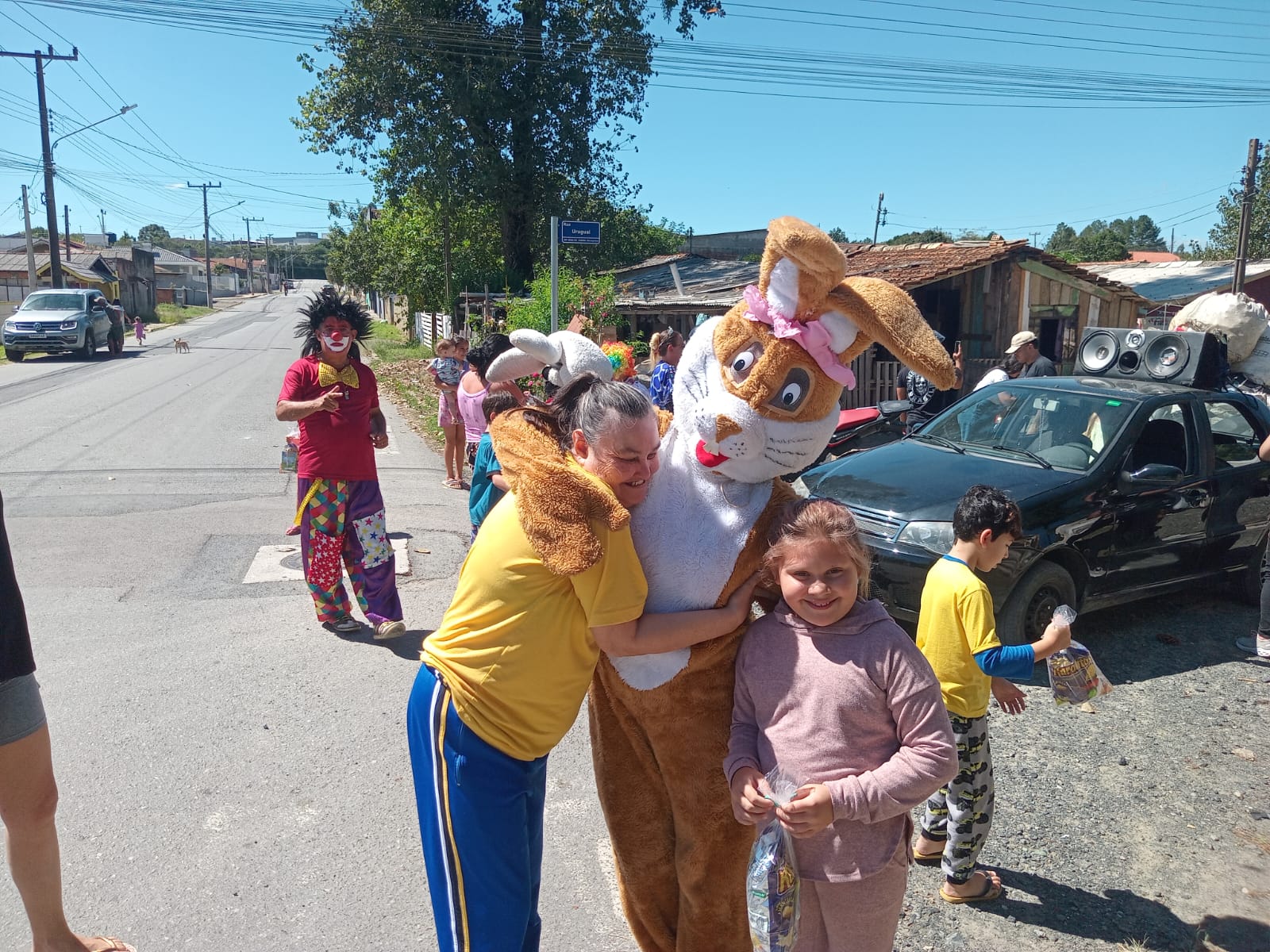 pascoa-solidaria-2026-do-circo-social-atendeu-mais-de-2-000-criancas-43