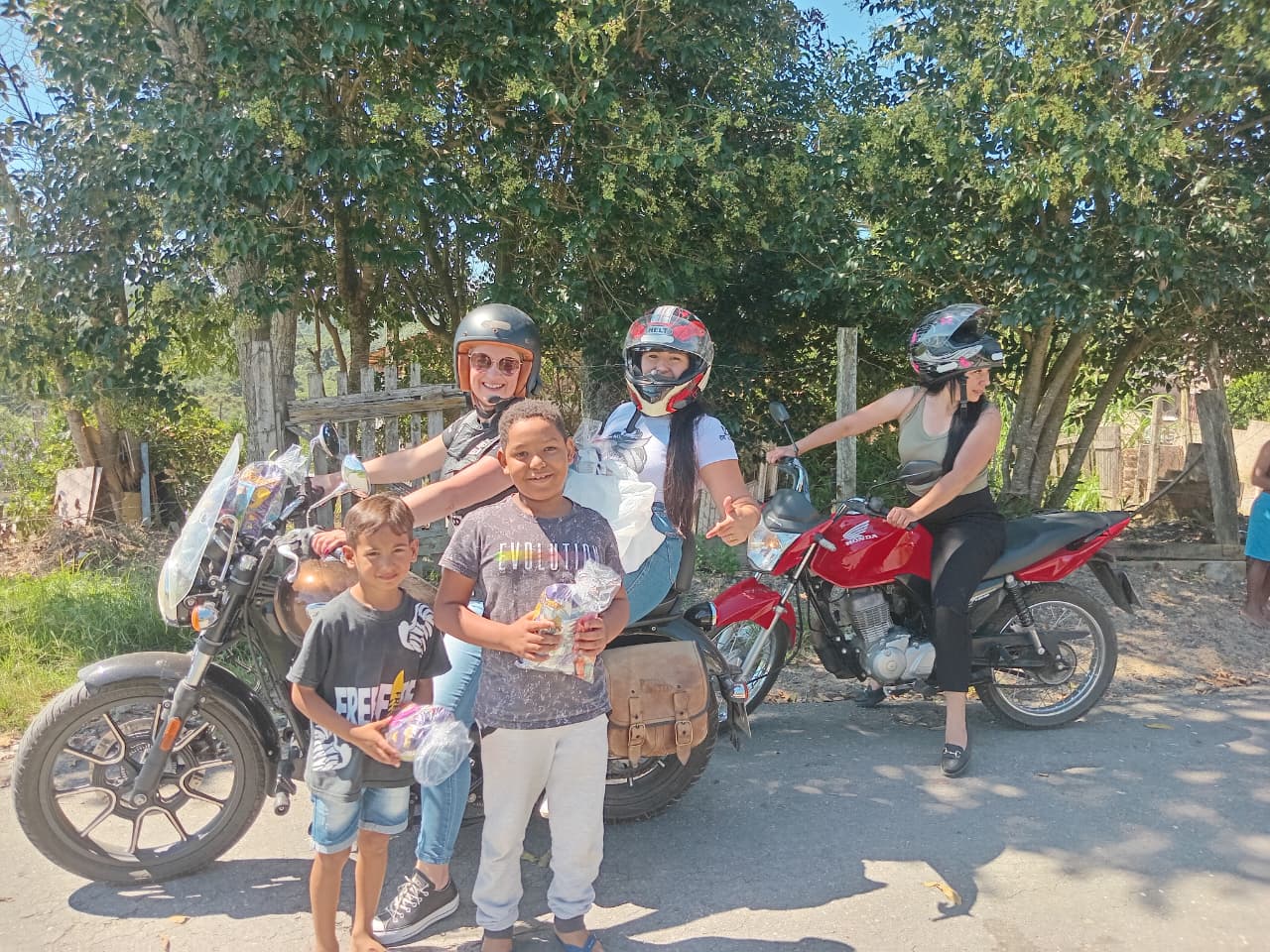 pascoa-solidaria-2026-do-circo-social-atendeu-mais-de-2-000-criancas-45