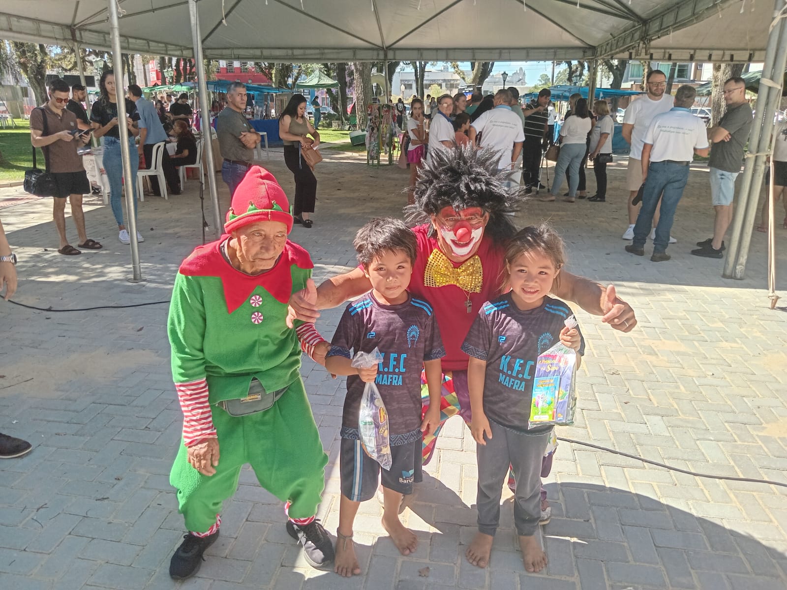 pascoa-solidaria-2026-do-circo-social-atendeu-mais-de-2-000-criancas-47