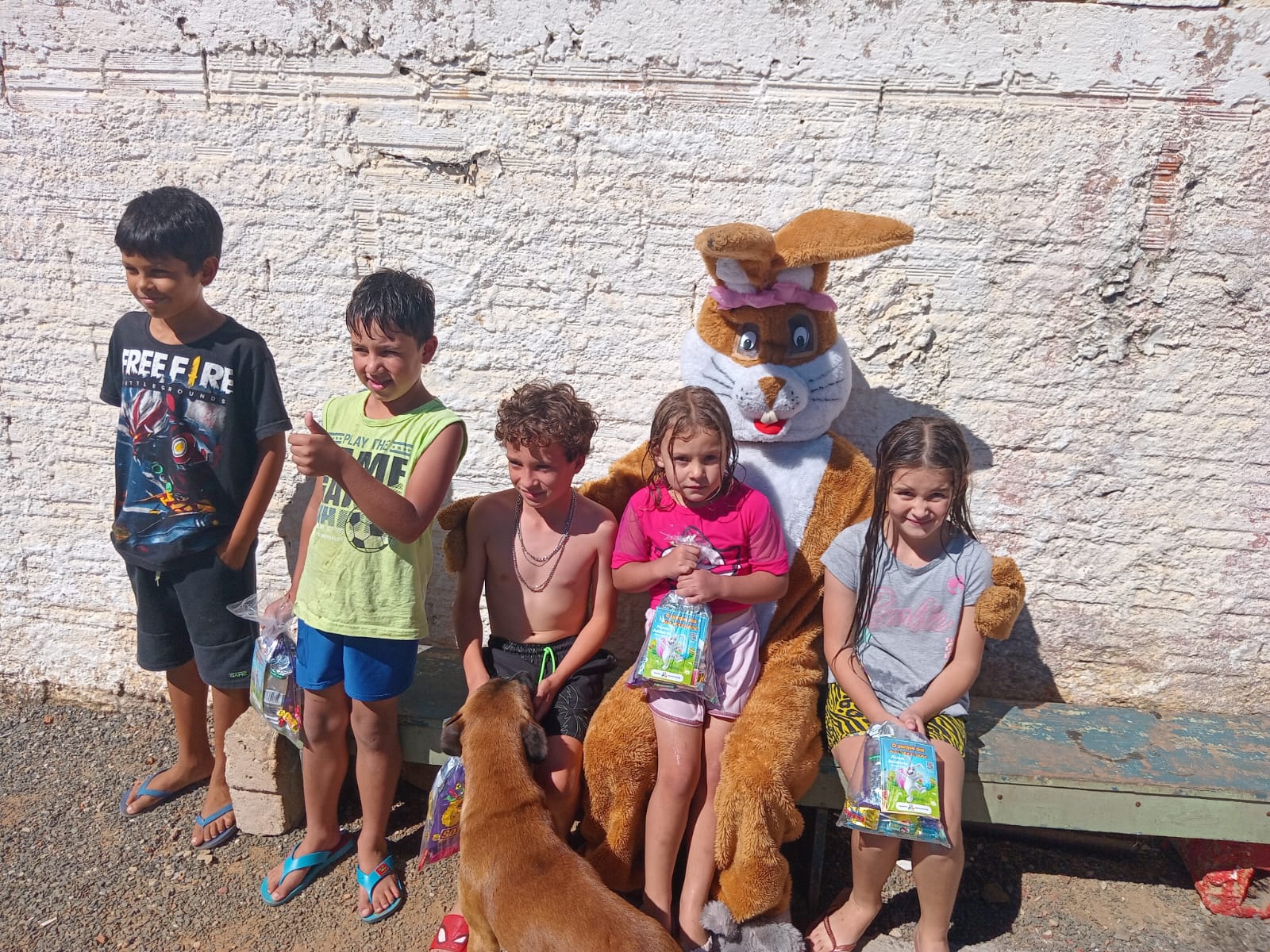 pascoa-solidaria-2026-do-circo-social-atendeu-mais-de-2-000-criancas-56