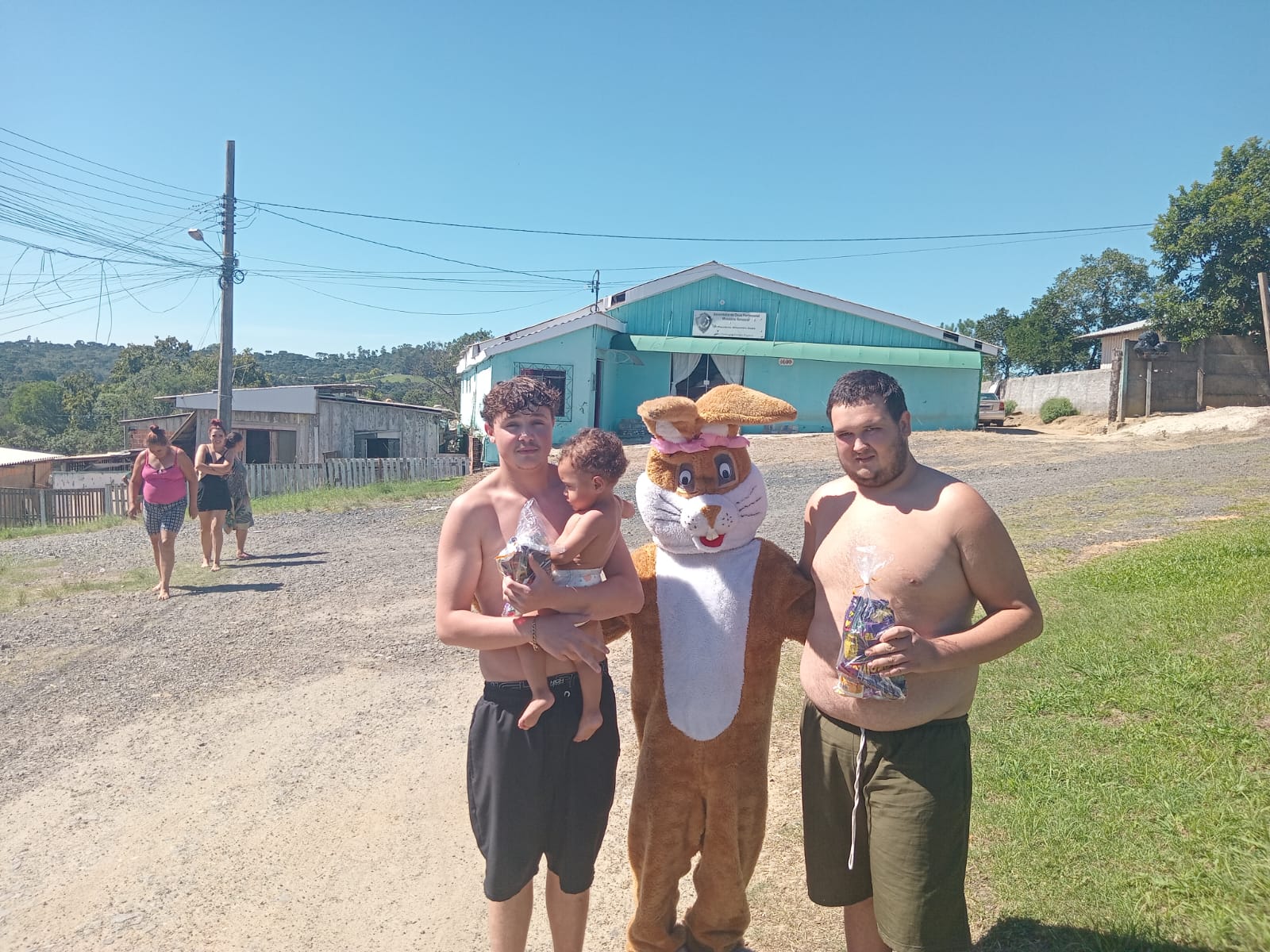 pascoa-solidaria-2026-do-circo-social-atendeu-mais-de-2-000-criancas-57