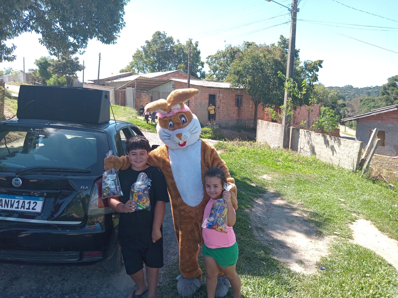 pascoa-solidaria-2026-do-circo-social-atendeu-mais-de-2-000-criancas-58