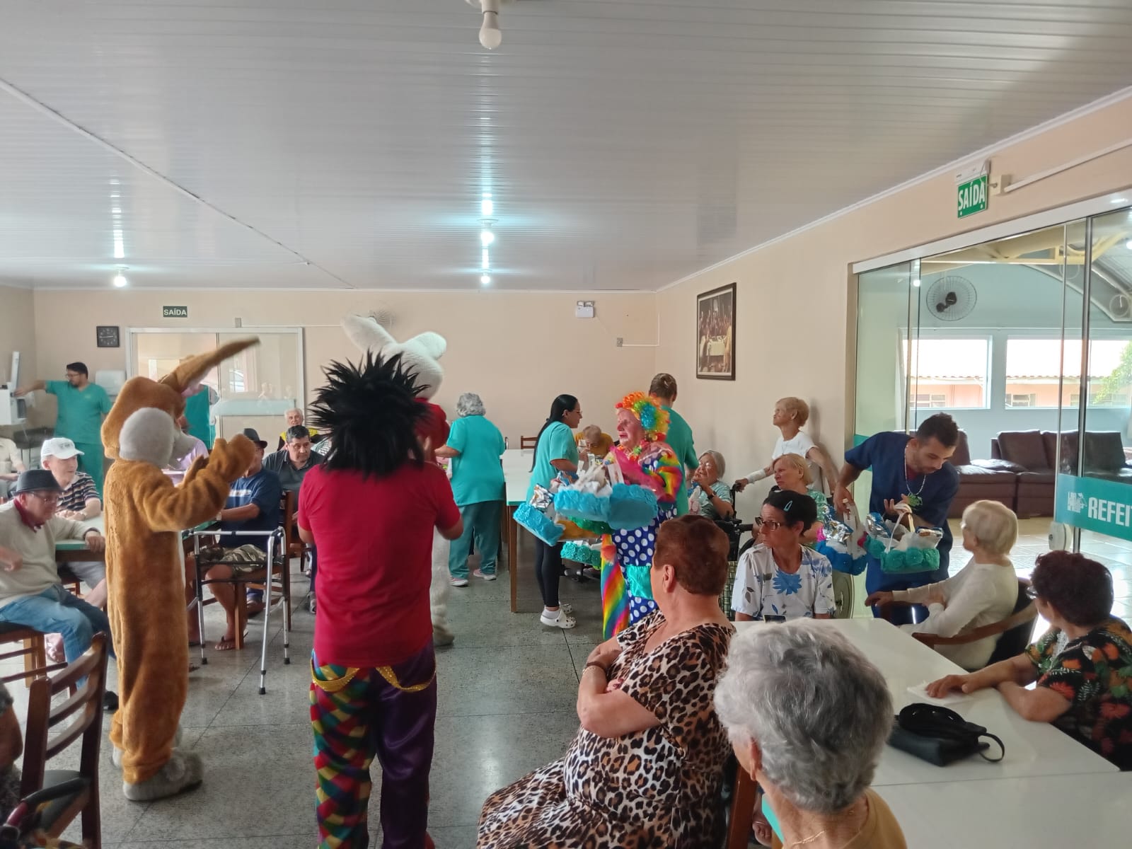 pascoa-solidaria-2026-do-circo-social-atendeu-mais-de-2-000-criancas-60